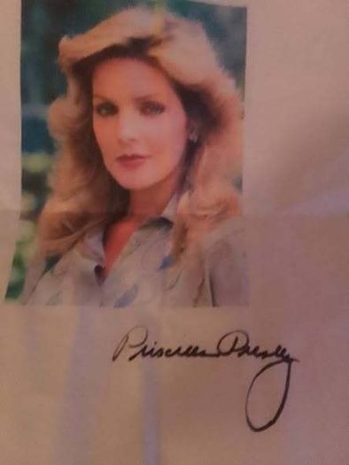 Priscilla Presley signed photograph