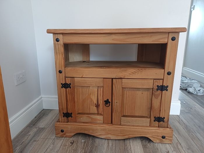 Corner unit