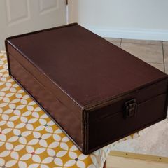Vintage wine case