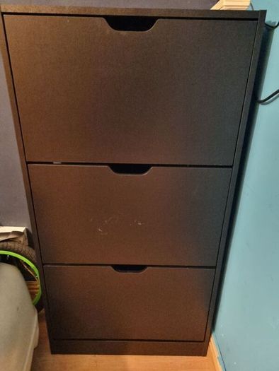 Shoe cabinet