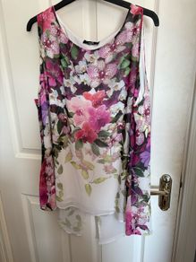 wallis top