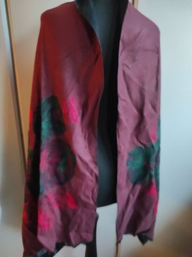 Reversible scarf shawl
