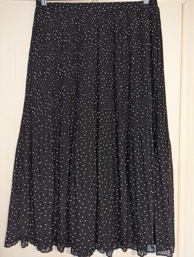 Perfect for Summer. beautiful pleated midi skirt from New Look