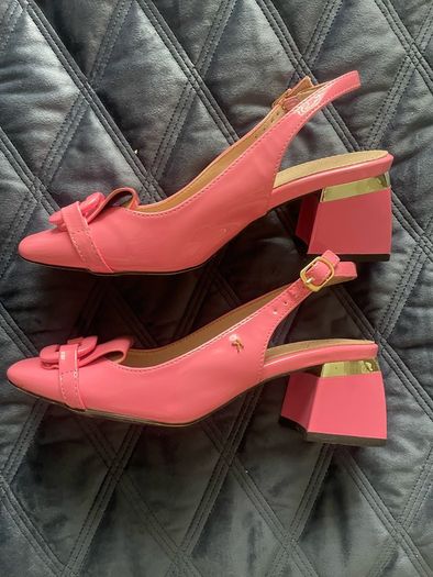 Ladies Pink Leather Shoes