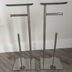 Toilet roll holder