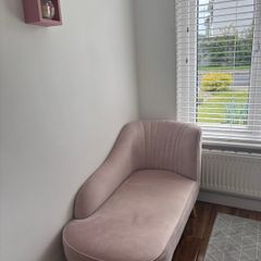 Chaise lounge