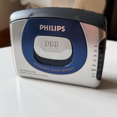 Philips AQ6585 Stereo Cassette Player with AM/FM Radio-Excellent Condition