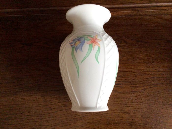 Vintage Royal Winton 8 inch Vase