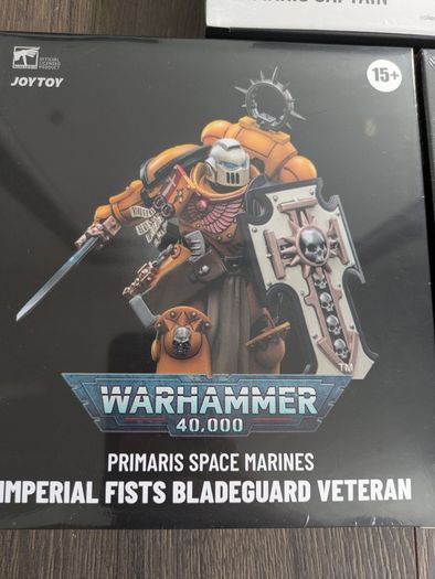 Warhammer 40k Joytoy 1/18 scale Space Marine Imperial Fists Action figures