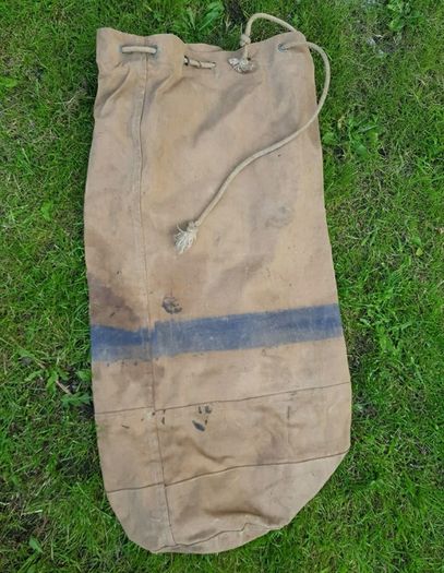 militaria vintage navy kit bag with D lock( picture added)