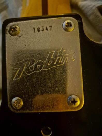 Bass Guitar-Robin Freedom II