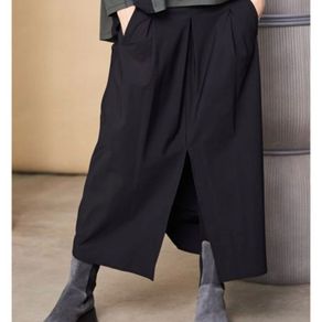 Naya Front Pleated Skirt