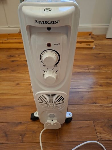 2500 Watt Portable Electric Radiator / Air Blower