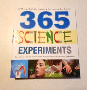 365 Science Experiment Book (very Good Condition).