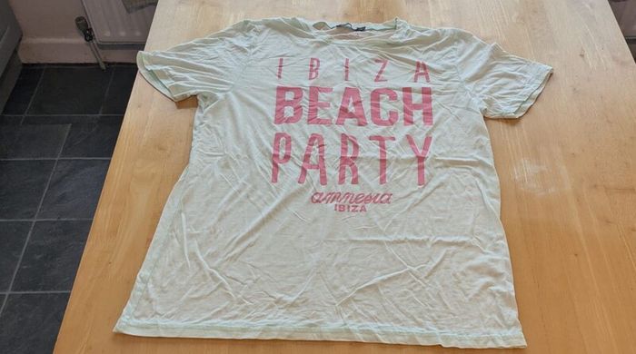 Selection of large tshirts for sale