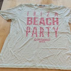 Selection of large tshirts for sale