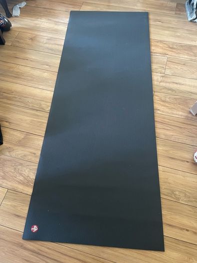 Manduka pro long yoga mat, hot yoga towel and meditation cushion