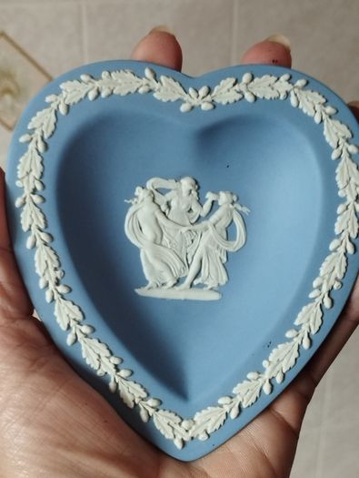 Vintage Wedgwood blue jasper stoneware two-piece set of vases and trifle saucers.
