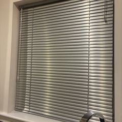 venetian blinds
