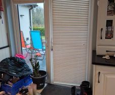 White venetian blind