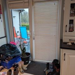 White venetian blind