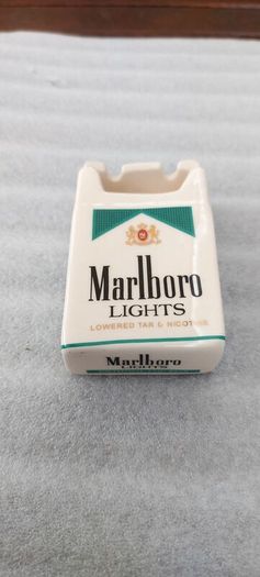 marlboro novelty ashtray,,buyer collects or pays postage, sold as seen, see pictures for condition,
