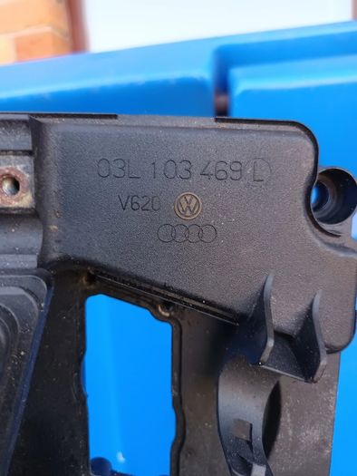 audi a4 b8 2.0tdi rocker cam cover