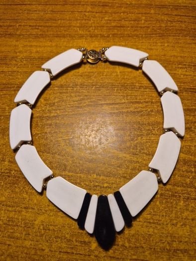 Vintage Black and White chunky beaded collar V necklace