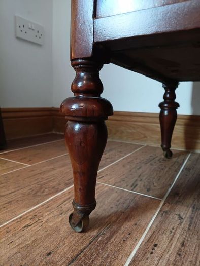 Antique dressing table with mirror