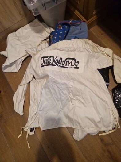 Taekwondo gear/ Sparring pads