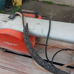 Wet tile saw