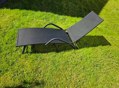 Sunbed with Waterproof Padding