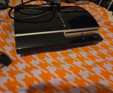 Ylod Ps3 the PlayStation 3 CECHC03 (a 60GB PAL/UK model) is backwards compatible with PlayStation 2, PlayStation 1, and PS3 games