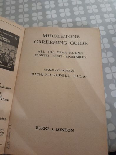 Middleton's Gardening Guide 14th Edition (1957)