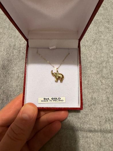 9ct gold elephant pendant and chain necklace