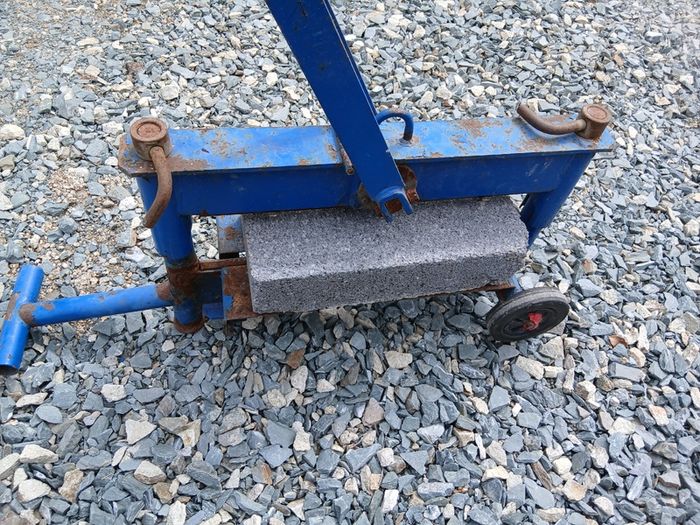 Block cutter/splitter guillotine