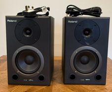 Roland DS-50A Bi-Amp Digital 24 bit Monitors