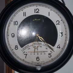 Soviet wall clock by Majak from the 1960s or 1970s