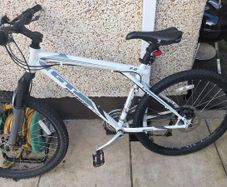 GT Avalanche 2.0 Mountain Bike - Hydraulic Brakes