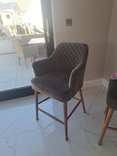 Breakfast bar stools