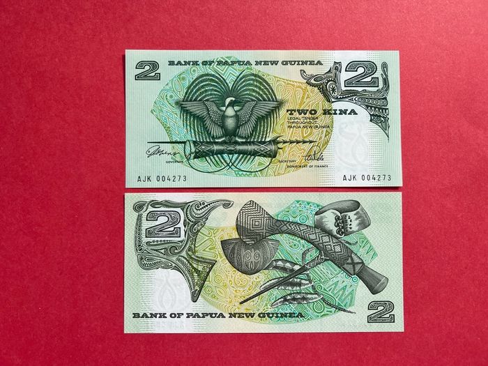 Papua New Guinea  2 Kina  1975 . Pick 1  ( Uncirculated ) .