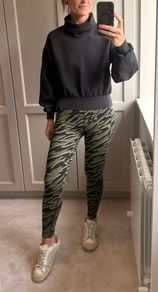 Stunning Lululemon Full Flourish black sweater.
