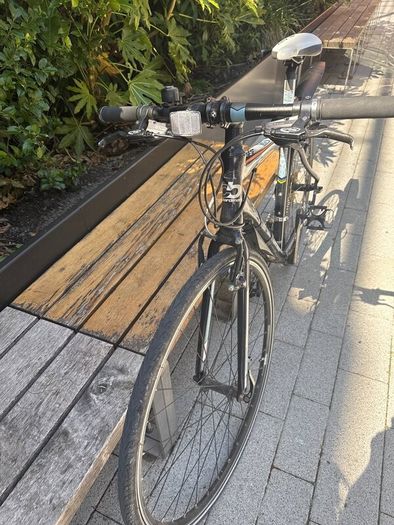 Boardman mid sized hybrid bicycle