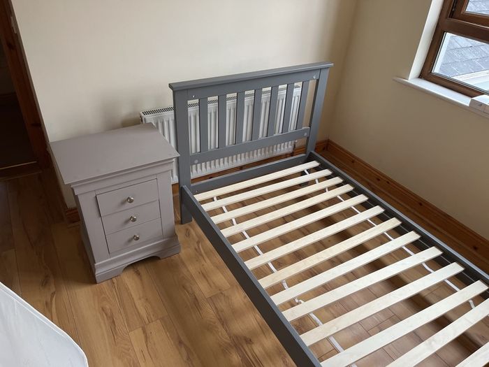 Single bed frame