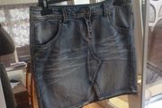 Sisley Size 12