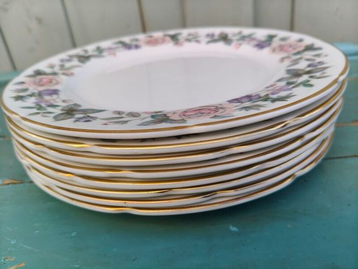8 x Vintage Royal Grafton plates