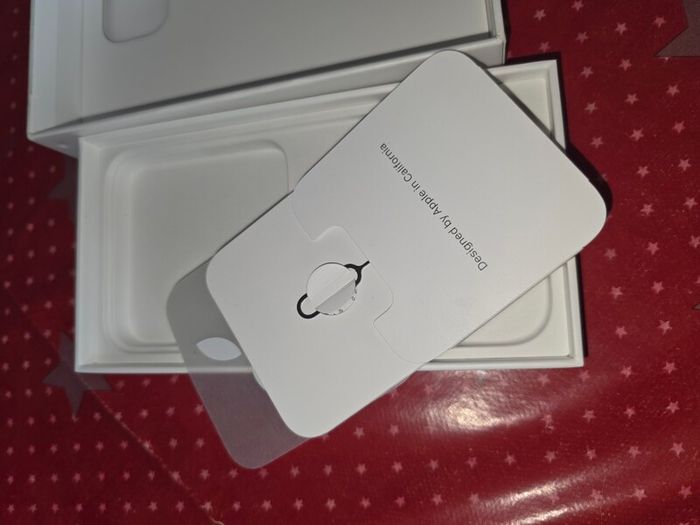 Empty box for iPhone 14
