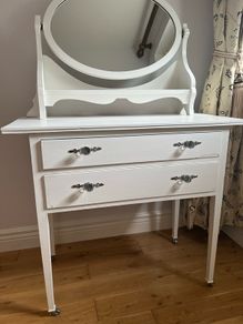 dressing table