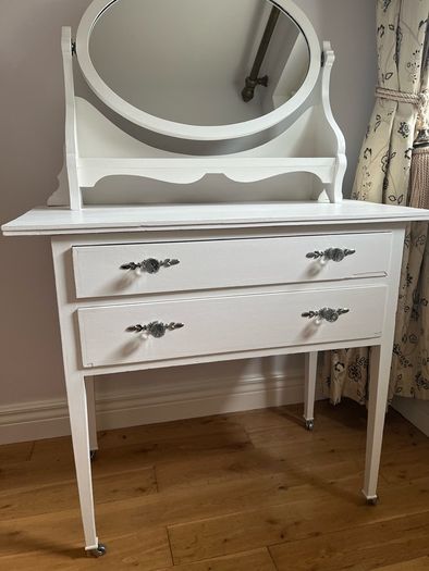 dressing table