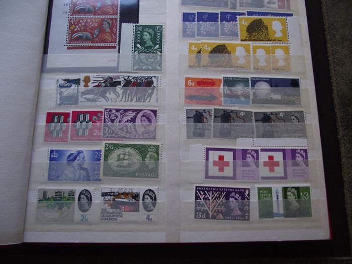 Collection of Mint Elizabeth II stamps, blocks and strips (1946-1990s)